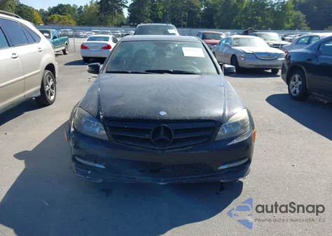 2011 Mercedes-Benz C 300 Sport из США, поврежденный, VIN WDDGF5EB5BA520475